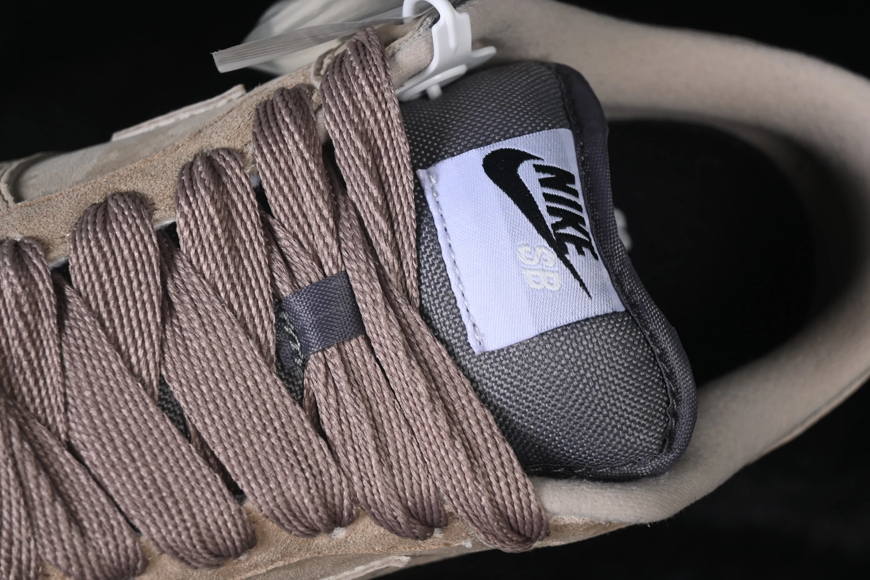 All Categories Nk SB Dunk Series Nk SB Dunk Low Low-top sneakers Nike SB Dunk Low Pro B "Parachute Beige" Desert Khaki Low-top casual sneakers HJ0367-200